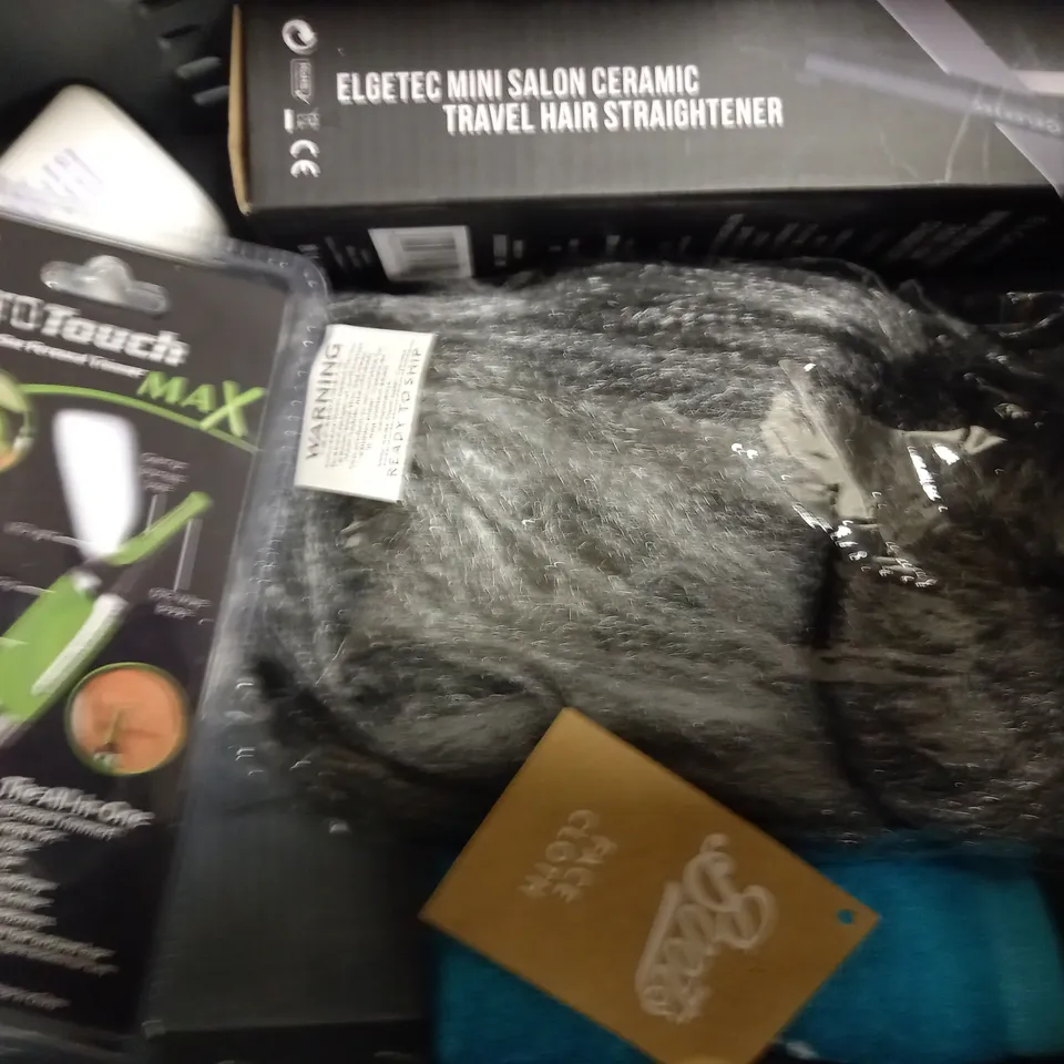 LOT OF APPROXIMATELY 12 ASSORTED HEALTH & BEAUTY ITEMS, TO INCLUDE MINI STRAIGHTENERS, WIG, SCRUNCHIES, ETC