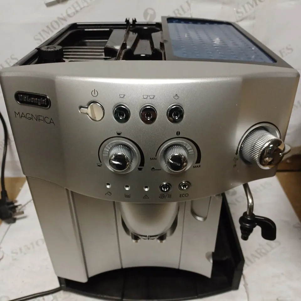 DELONGHI MAGNIFICA COFFEE MACHINE 