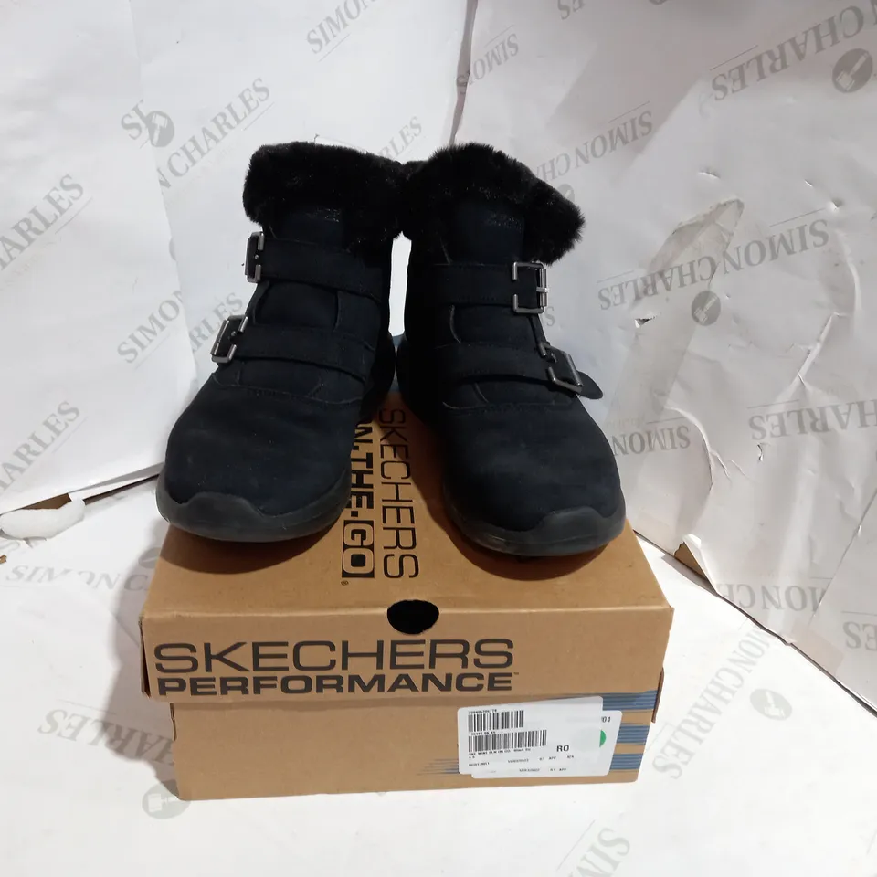 SKECHERS WINTER ON THE GO FAUX FUR TRIM BLACK BOOTS - UK SIZE 6