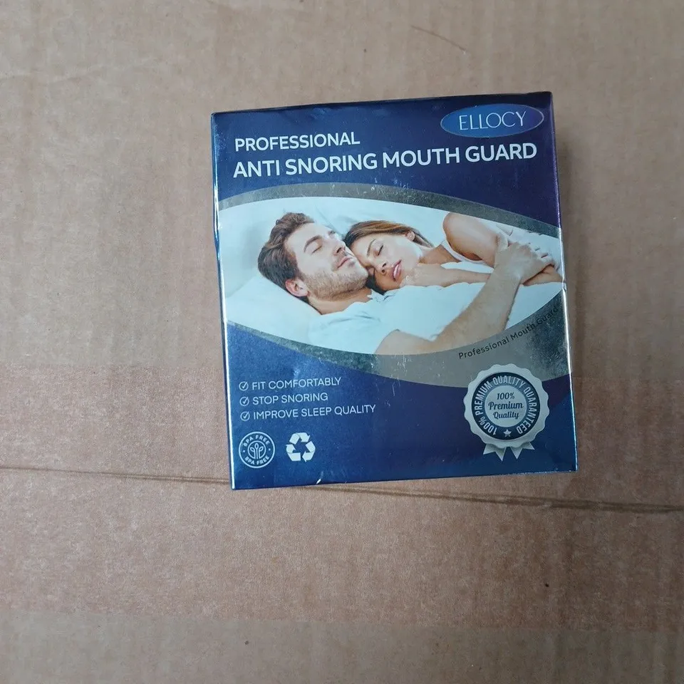 APPROXIMATELY 12 ASSORTED ITEMS INCLUDING BEPANTHEN NAPPY CARE OINTMENT AND ANTI SNORING MOUTH GUARD