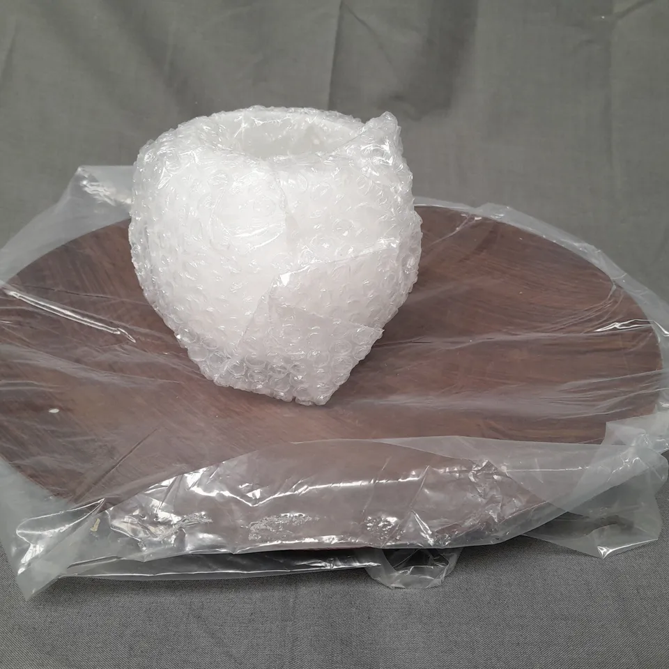 BOXED UNBRANDED LIGHT W. WOOD EFFECT SHADE