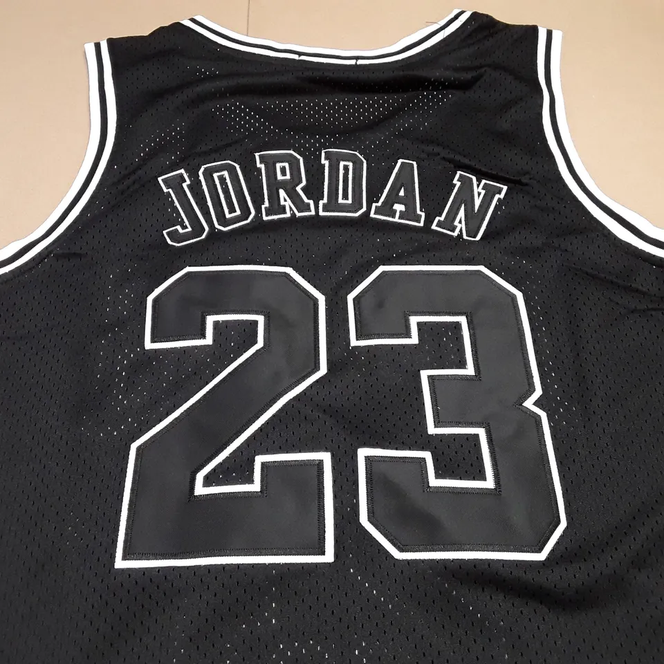 MITCHELL & NESS BULLS BASKETBALL JERSEY - XL
