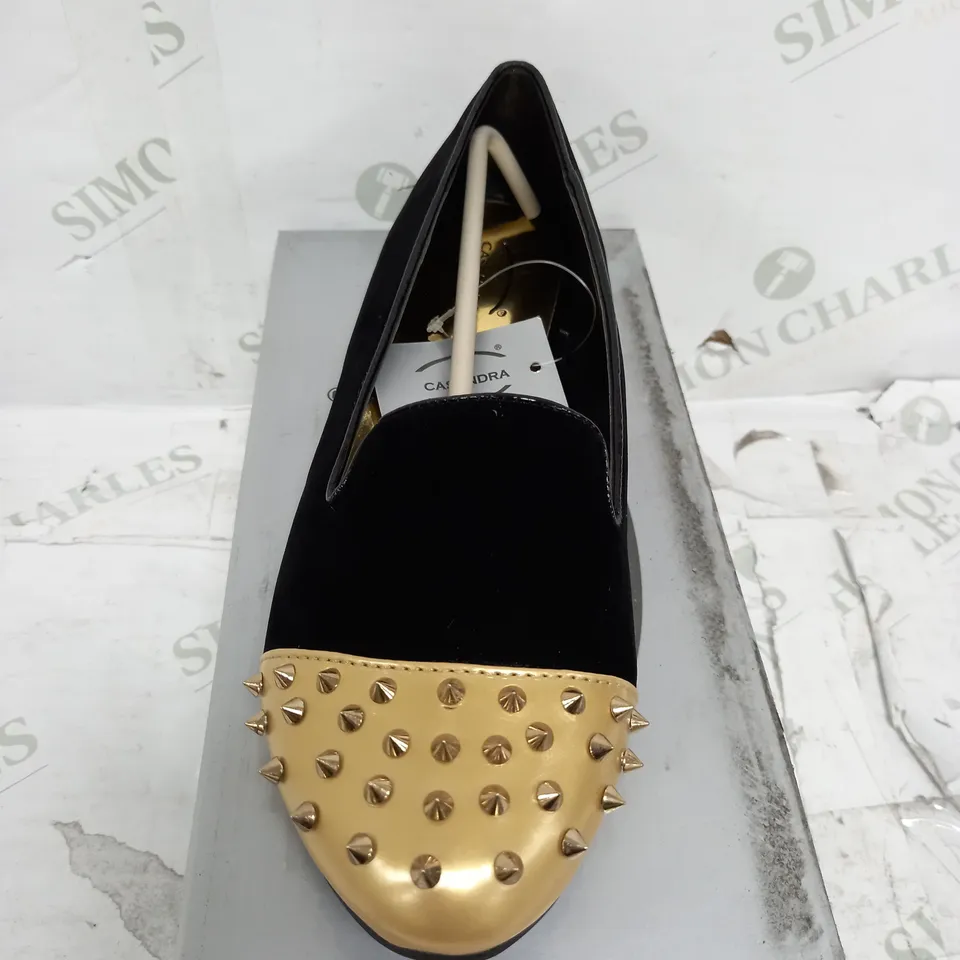 FLAT HEELED SHOE BLACK VELEVET GOLD SPIKEY TOE SIZE 6