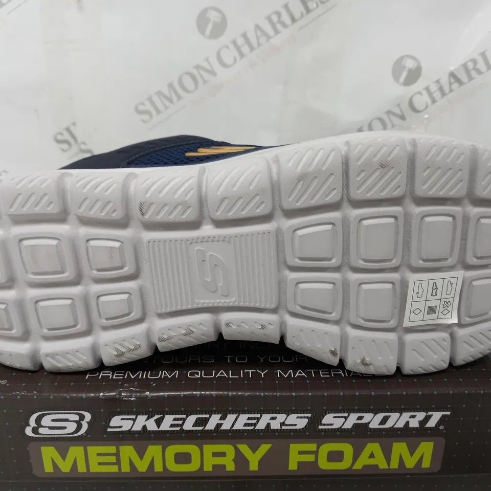 BOXED OUTLET SKECHERS MEN'S TRACK SYNTAC TRAINERS IN NAVY - SIZE 8
