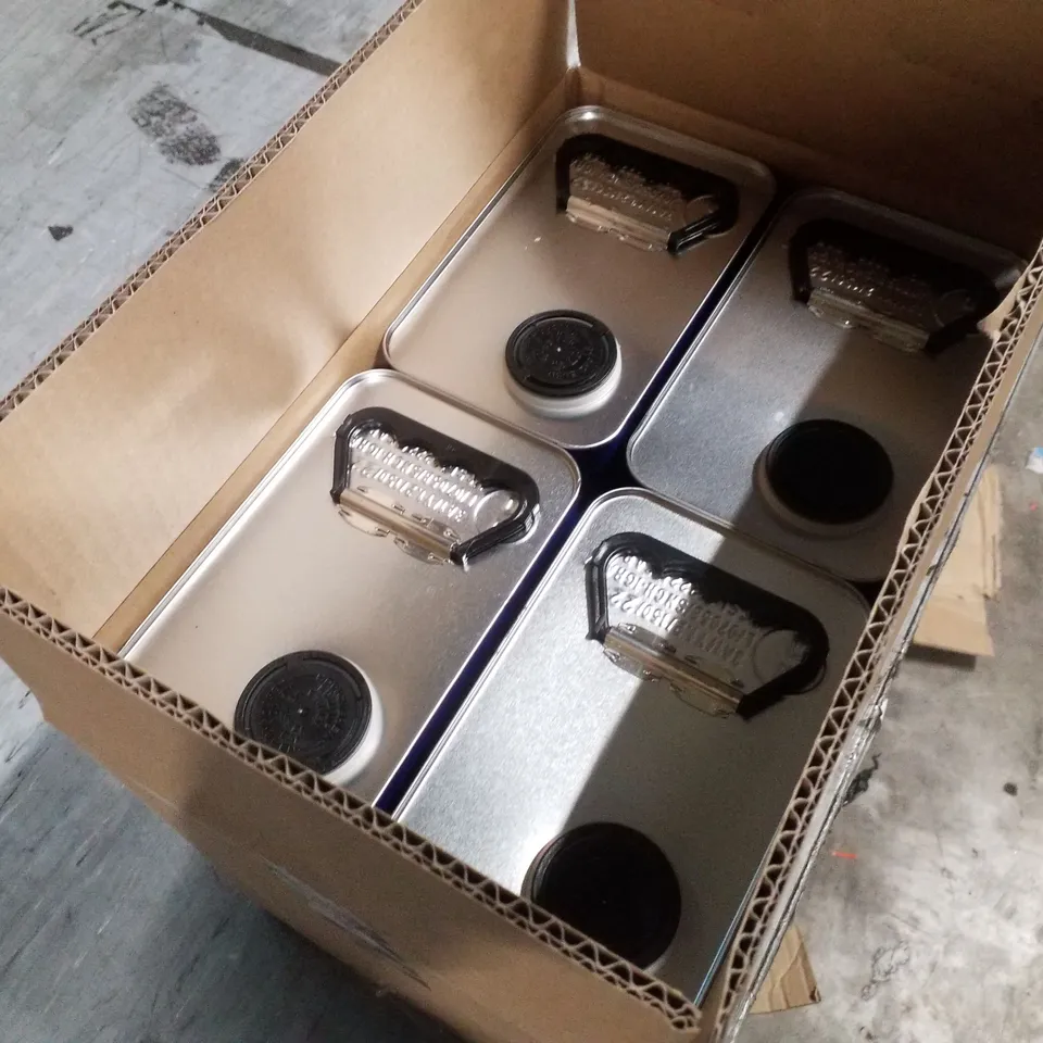 BOX CONTAINING 4 NAPA ENGINE DEGREASER 5L