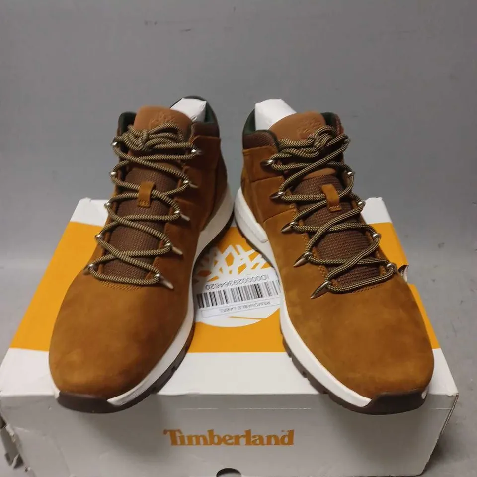 BOXED PAIR OF TIMBERLAND SPRINT TREKKER SHOES - 11.5