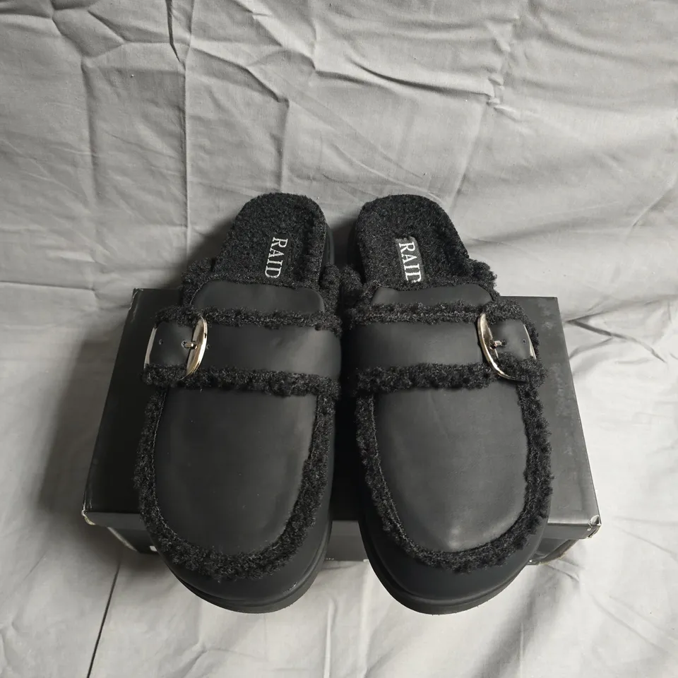 BOXED PAIR OF RAID TEDDY BEAR MULES - UK SIZE 7