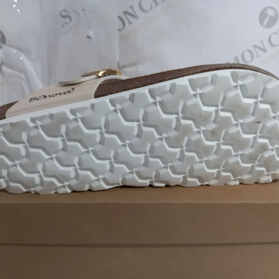BONOVA IBIZA PEARL SHINE FOOTBED SANDAL SIZE 7