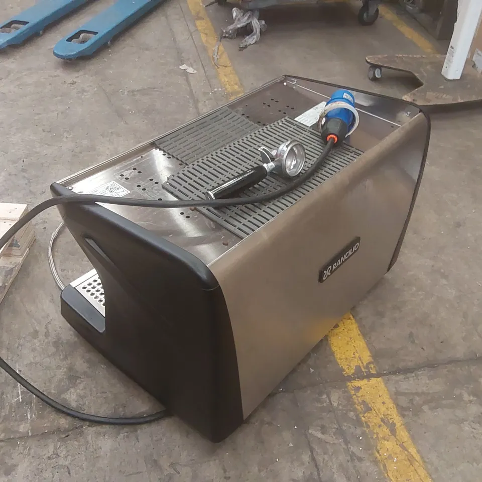 RANCILIO CLASSE 7 COMMERCIAL 2 GROUP COFFEE MACHINE