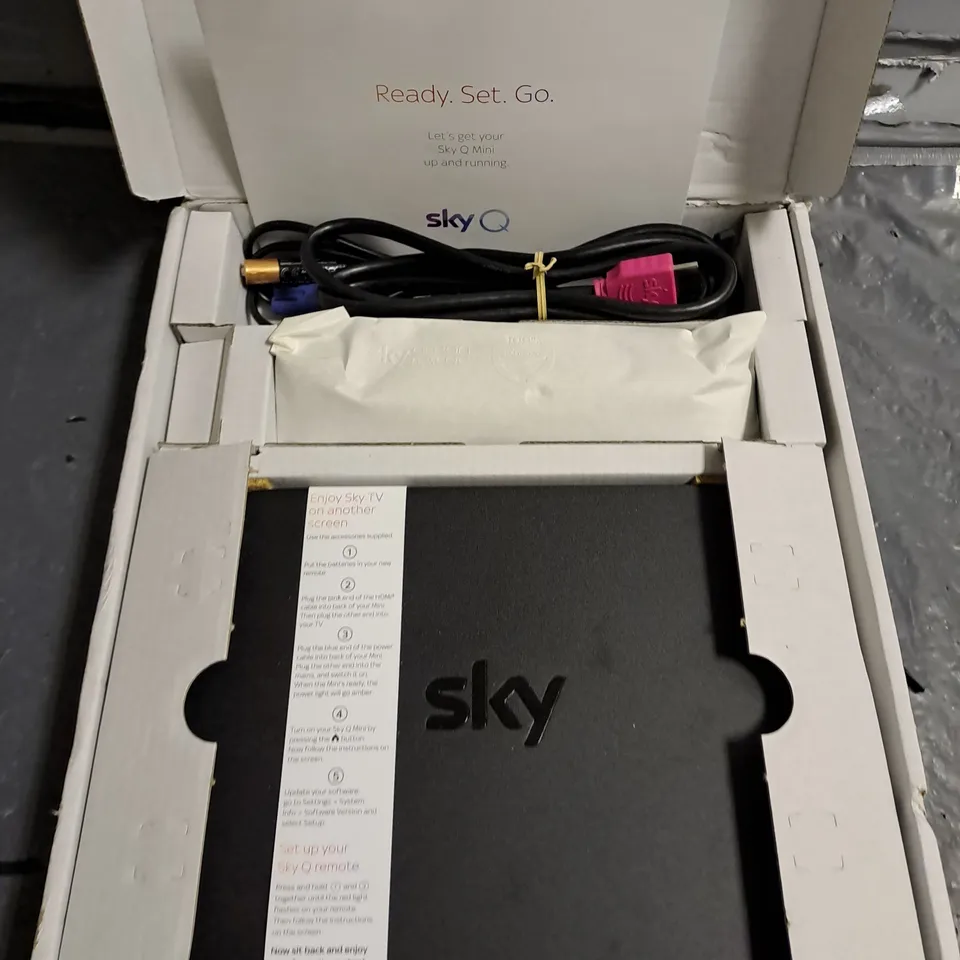 SKY Q MINI - EM1501UK-E