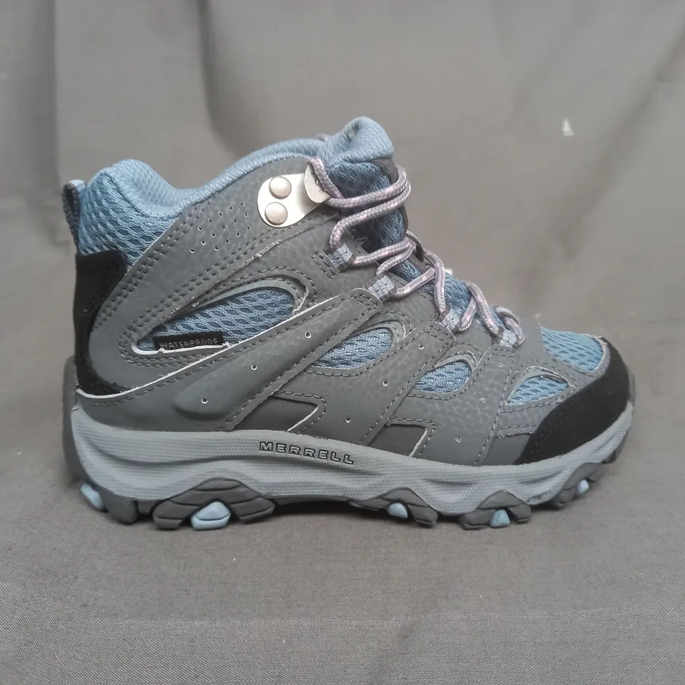 BOXED PAIR OF MERRELL GIRLS KIDS SHOES IN GREY AND BLUE UK SIZE 11