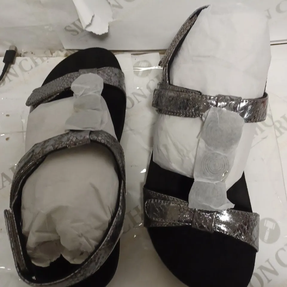 VIONIC REST FARRA MET SNK CHARCOAL SANDALS SIZE 7