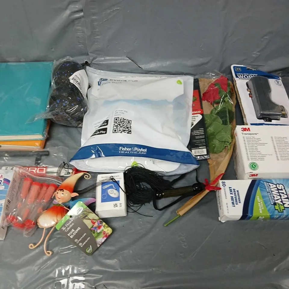 APPROXIMATELY 10 ASSORTED HOUSEHOLD ITEMS TO INCLUDE - BATHROOM DESCALER, TOOLBOX SPIRIT, AND WORK POWER ADAPTER ETC. 