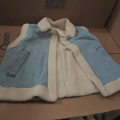 BOX CONTAINING APPROXIMATELY 6x BRAND NEW SIMPLY BE LIGHT WASH DENIM GILET - SIZE 20