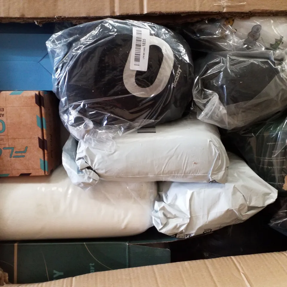 PALLET CONTAINING ASSORTED ORTHOPEDIC PILLOWS & CUSHIONS