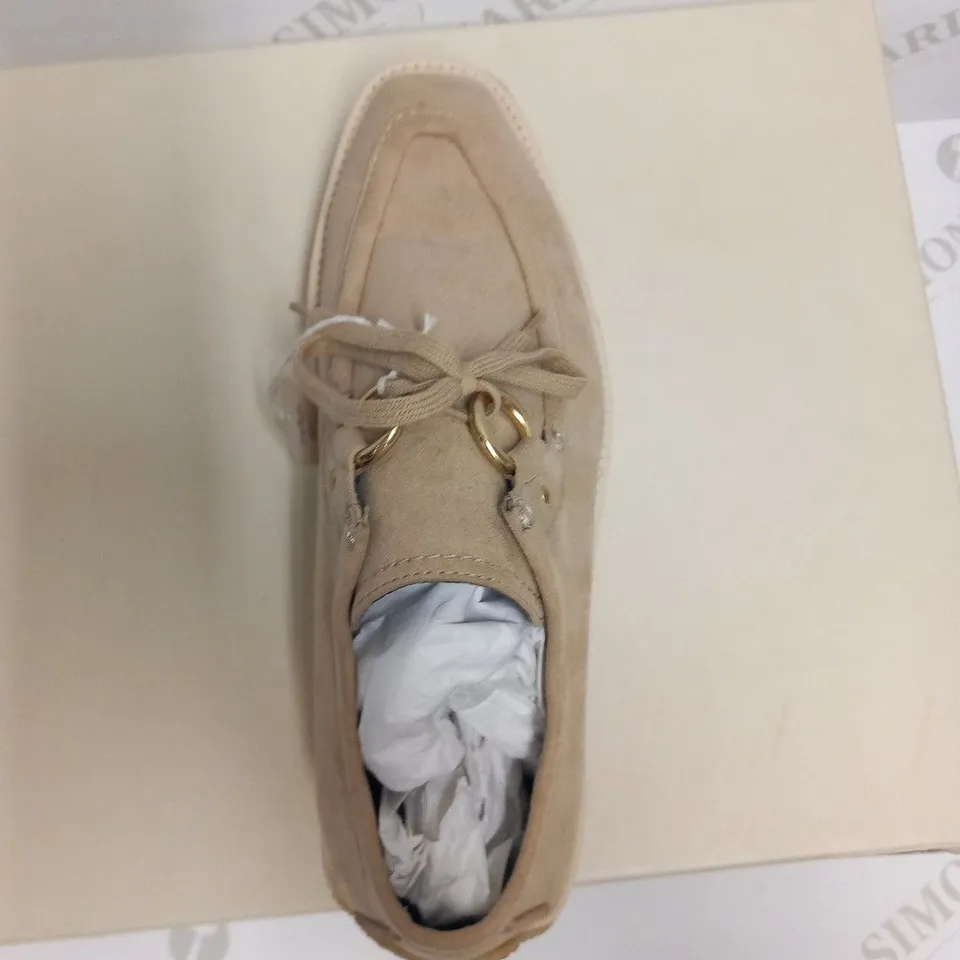 PAIR OF BOXED STELLA MCCARTNEY DESERT SHOES SIZE 38