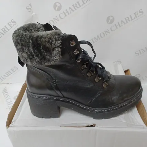 PAIR OF MODA IN PELLE CHARLOTTE LEATHER HIKING BOOTS BLACK, UK SIZE 6