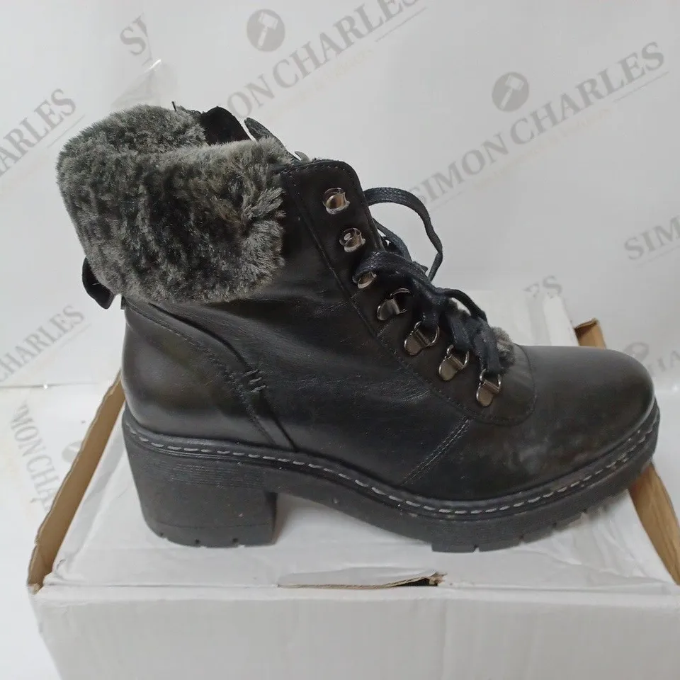 PAIR OF MODA IN PELLE CHARLOTTE LEATHER HIKING BOOTS BLACK, UK SIZE 6