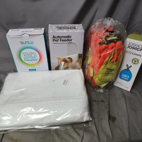 APPROXIMATELY 20 ASSORTED HOUSEHOLD PRODUCTS TO INCLUDE JOSEPH JOSEPH ECO LINERS, AUTOMATIC PET FEEDER, 3D PRINTING RESIN, ETC - COLLECTION ONLY
