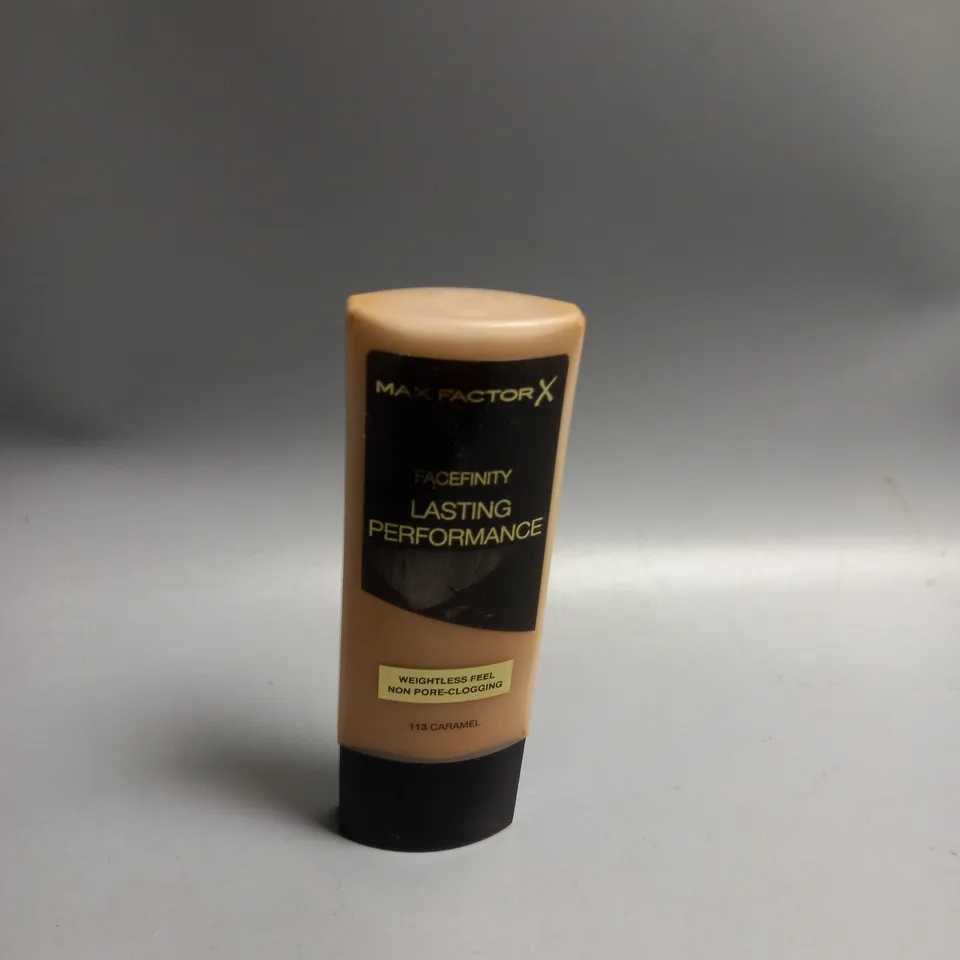 BOXED LOT OF MAX FACTOR TESTER FACE FINITY LASTING PERFORMANCE FOUNDATION