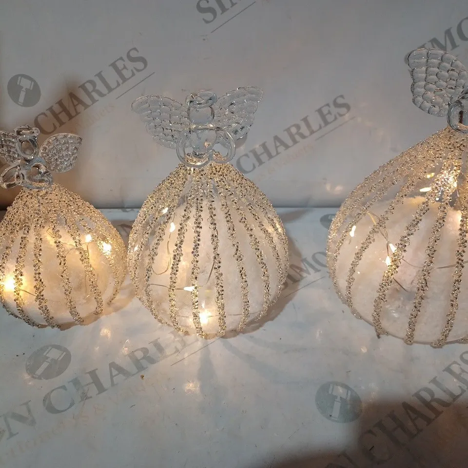 OUTLET JM BY JULIEN MACDONALD SET OF 3 PRE-LIT GLASS ANGELS