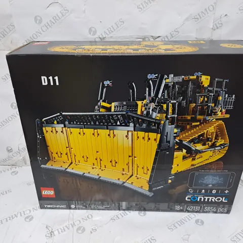 BOXED LEGO TECHNIC CAT D11 BULLDOZER (SET 42131)