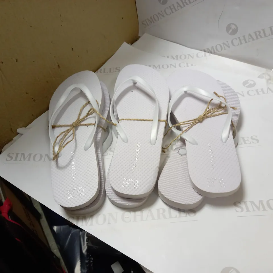 LOT OF 3 PRIMARK WHITE FLIP FLOPS SIZE- 7/8