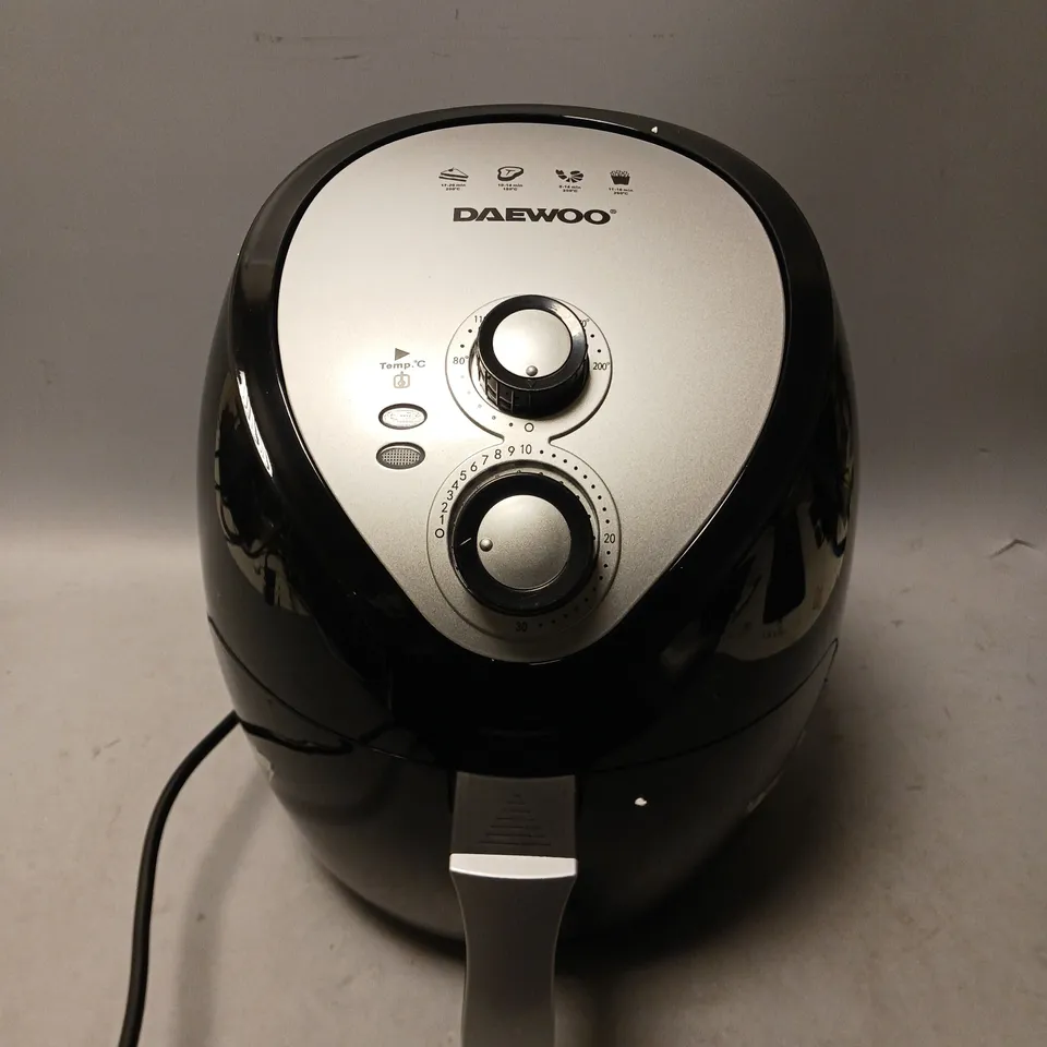 BOXED DAEWOO 3.6L AIR FRYER