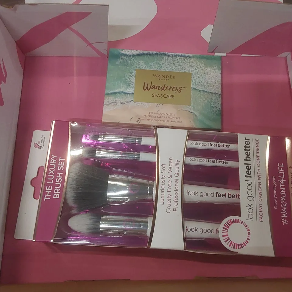 PALLET CONTAINING A VERY LARGE QUANTITY OF ASSORTED BEAUTY RELATED PRODUCTS TO INCLUDE: BIRCHBOX MAKEUP SETS, BIRCHBOX BEAUTY SETS, MAR HYDRATING MASKS ECT