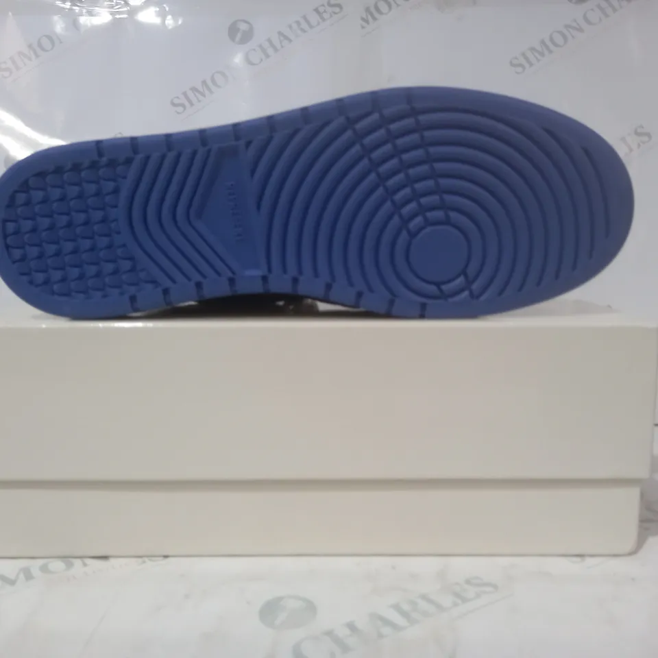 BOXED PAIR OF REPRESENT LEATHER TRAINERS IN WHITE/BLUE SIZE 13