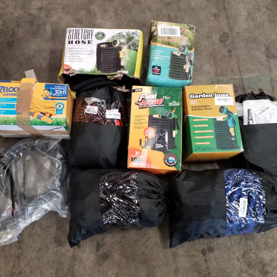 PALLET CONTAINING ASSORTED GARDEN HOSES