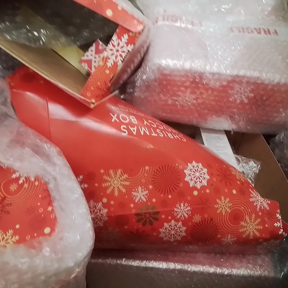 PALLET CONTAINING A LARGE QUANTITY OF FOOD PRODUCTS AND ITEMS TO INCLUDE;;FUEL VANILLA PROTEIN SHAKES,NESCAFE COFFEE PODS,BENDICKS MINT CHOCOLATE COLLECTION,MARTINS CHRISTMAS SET