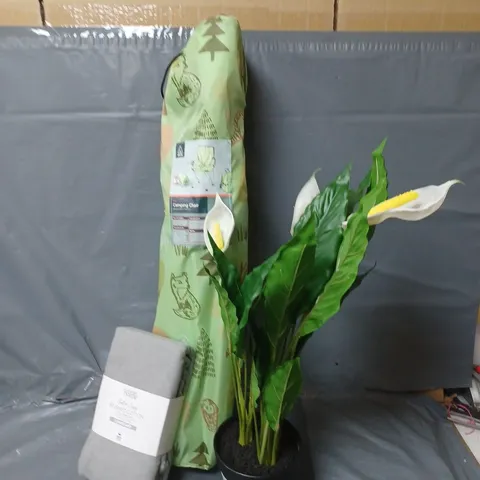APPROXIMATELY 8 ASSORTED HOUSEHOLD ITEMS TO INCLUDE FAUX PLANT, YELLOW CUSHION, CAMPING CHAIR, ETC - COLLECTION ONLY
