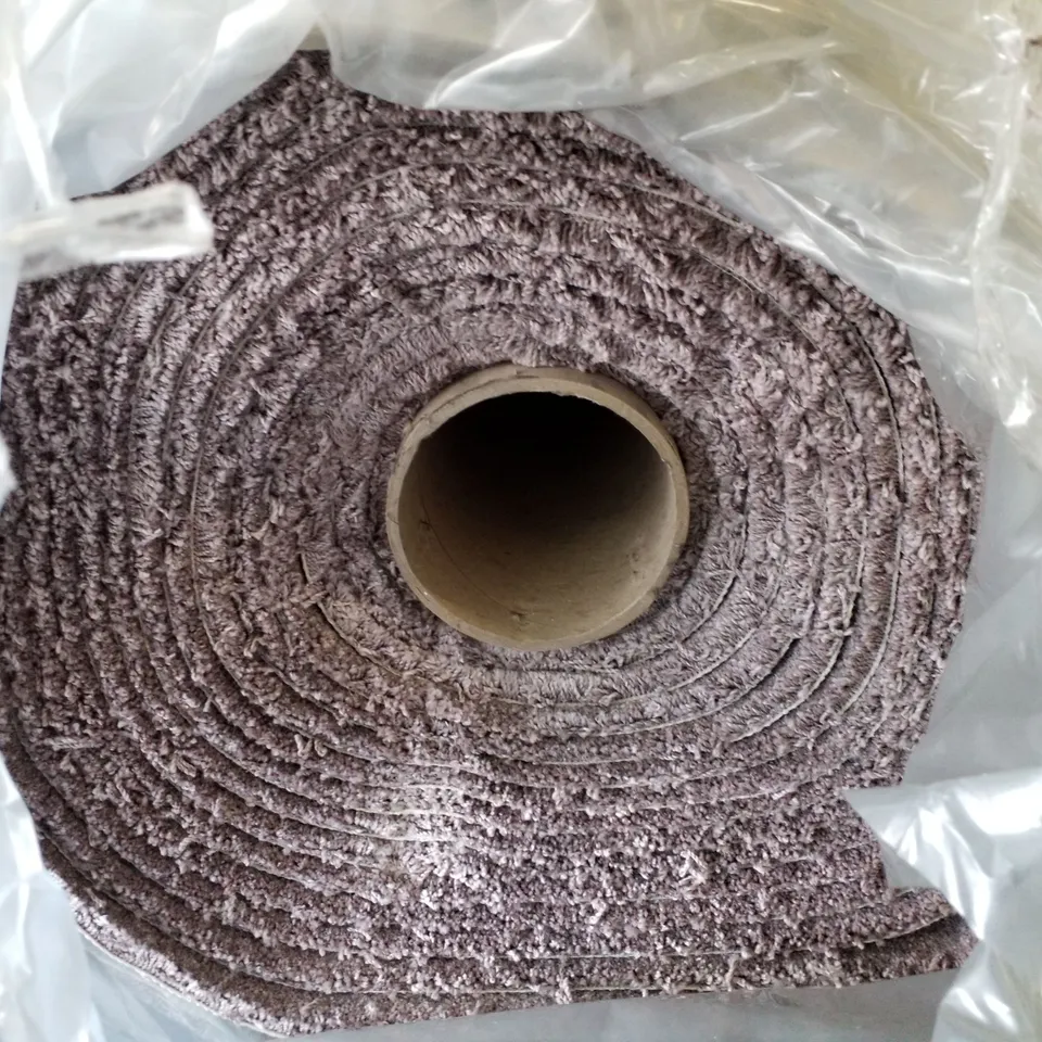 ROLL OF QUALITY B.CLASSIC CHARM HEATHER PINK PANACHE CARPET APPROXIMATELY 14.2×5M