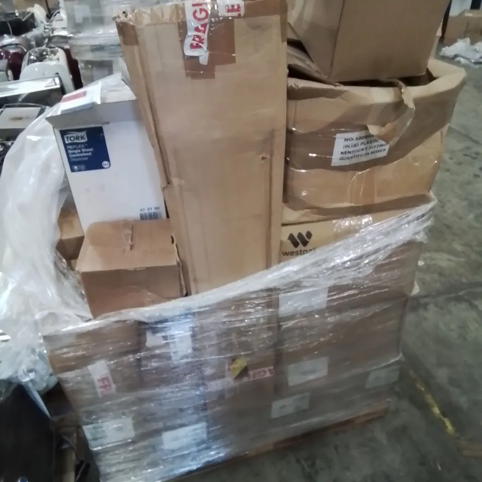 MIXED PALLET OF CLEANING AND COMMERCIAL KITCHEN PRODUCTS TO INCLUDE, SPRAY BOTTLES, MULTI PURPOSE CLOTHS, PAPER TOWEL DISPENSER, COFFEE CUP LIDS, TAKE AWAY FOOD BOXES ETC.