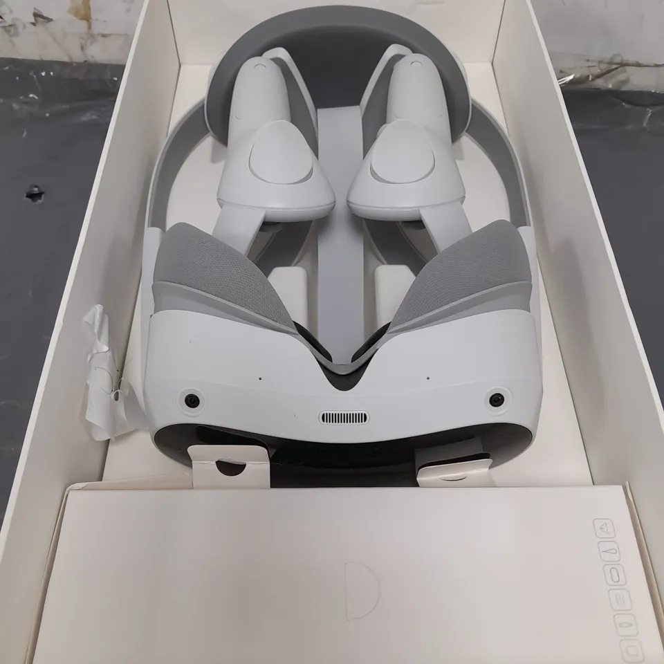 BOXED PICO 4