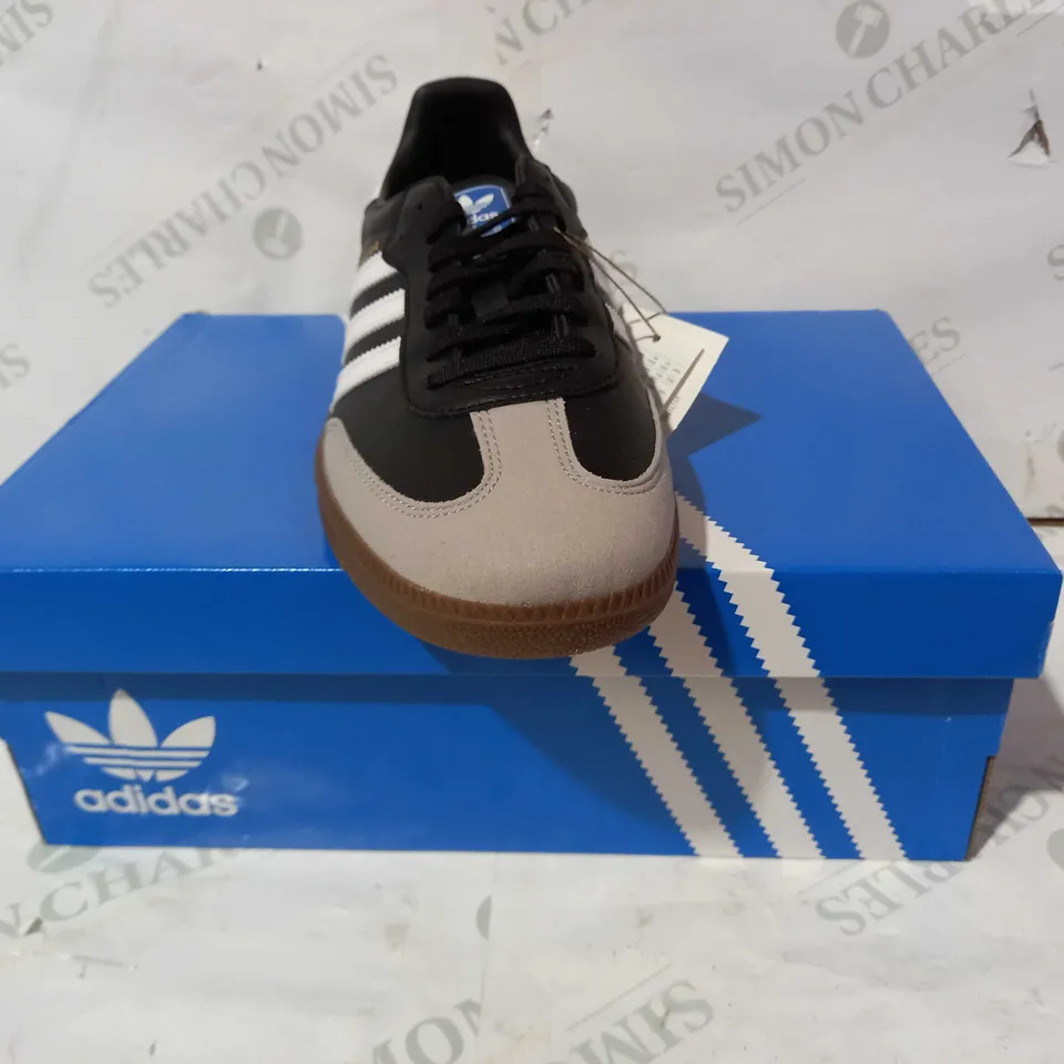 BOXED PAIR OF ADIDAS SAMBA VEGAN SHOES IN BLACK/WHITE/GREY UK SIZE 10