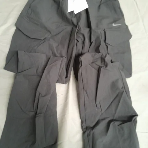 KID'S NIKE STANDARD FIT CARGO UTILITY CARGO TROUSERS, BLACK - SIZE L