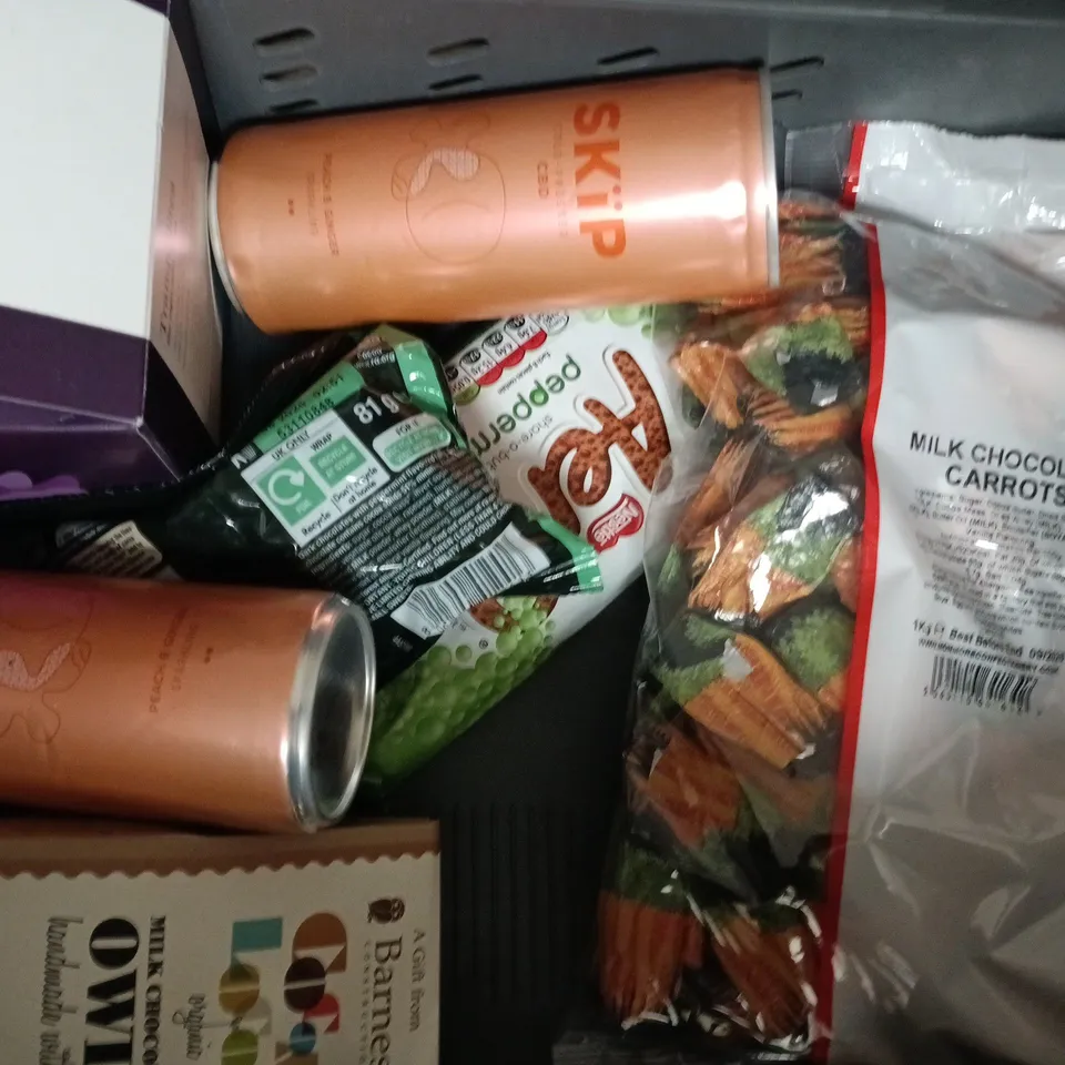 APPROXIMATELY 10 ASSORTED FOOD AND DRINK ITEMS TO INCLUDE SKIP, THE HEALTHY TREE CO, ETC