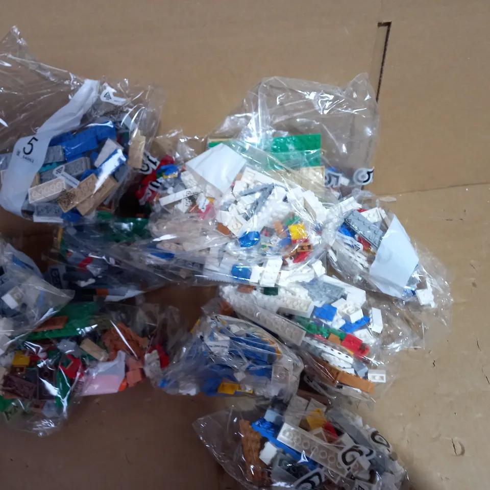 LEGO MINECRAFT THE LLAMA VILLAGE RRP £115