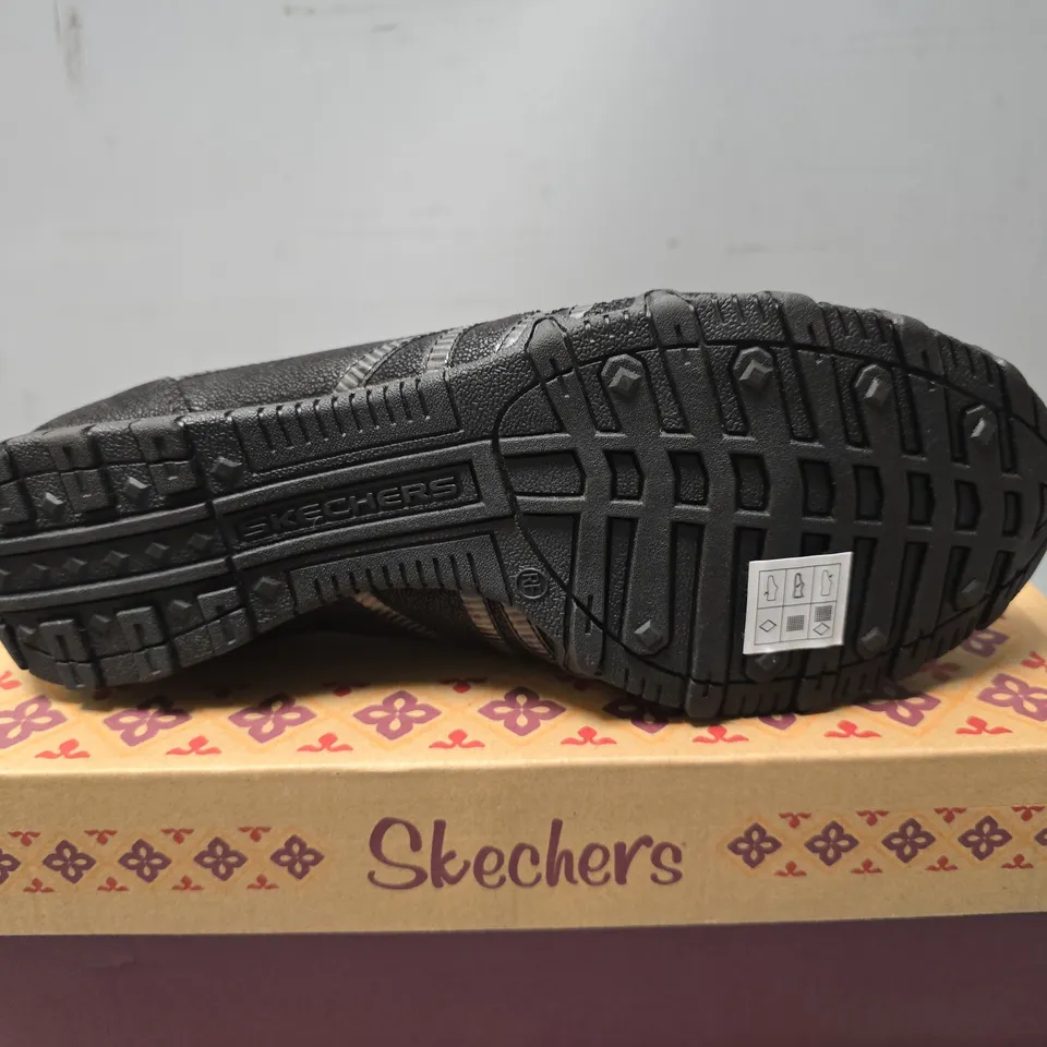BOXED SKECHERS BIKERS MC FIRE POWER SHOE - UK 9 