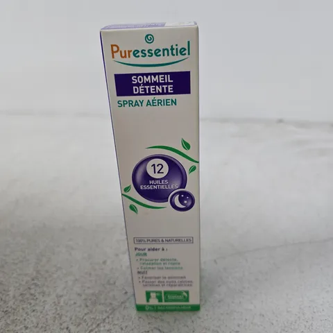 BOX OF APPROXIMATELY 20 PUREESSENTIAL SOMMEIL DÉTENTE AIR SPRAY – 12 ESSENTIAL OILS - EXP DATE 11 / 2023