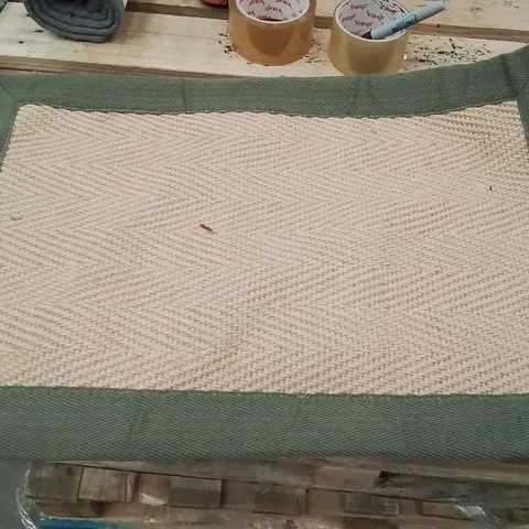 QUALITY DESIGNER AREA RUG - APPROXIMATELY 60X40CM