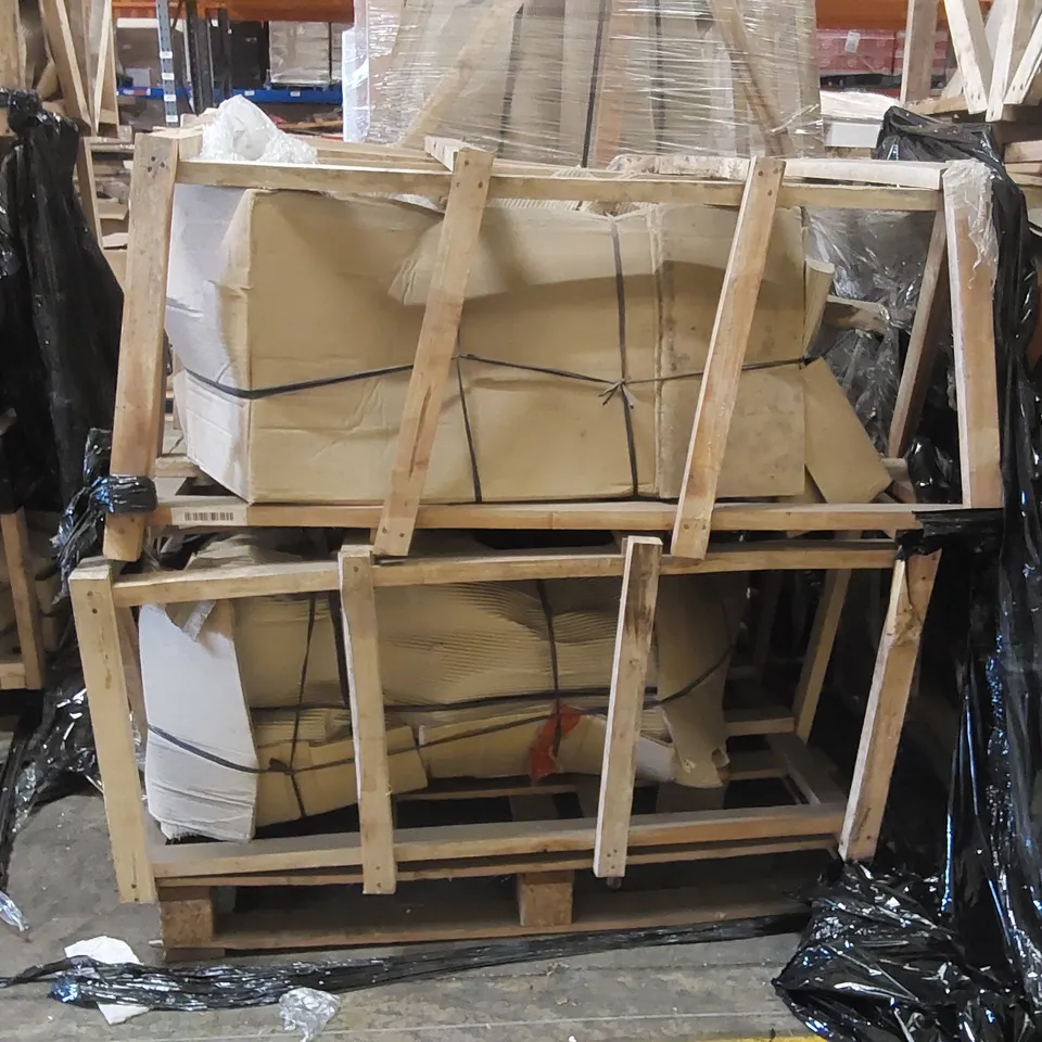 PALLET CONTAINING 2 HOMESDIRECT365 TEAK ROOT DRIFT COFFEE TABLE BASES