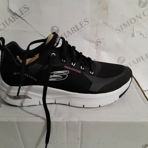 SKETCHERS ARCH FIT MONO LACE-UP TRAINER UK SIZE 5.5