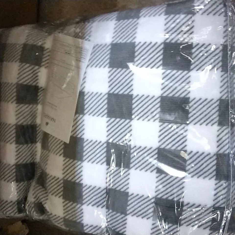 NAVARIS ELECTRIC OVER BLANKET GREY/WHITE CHECKED PATTERN