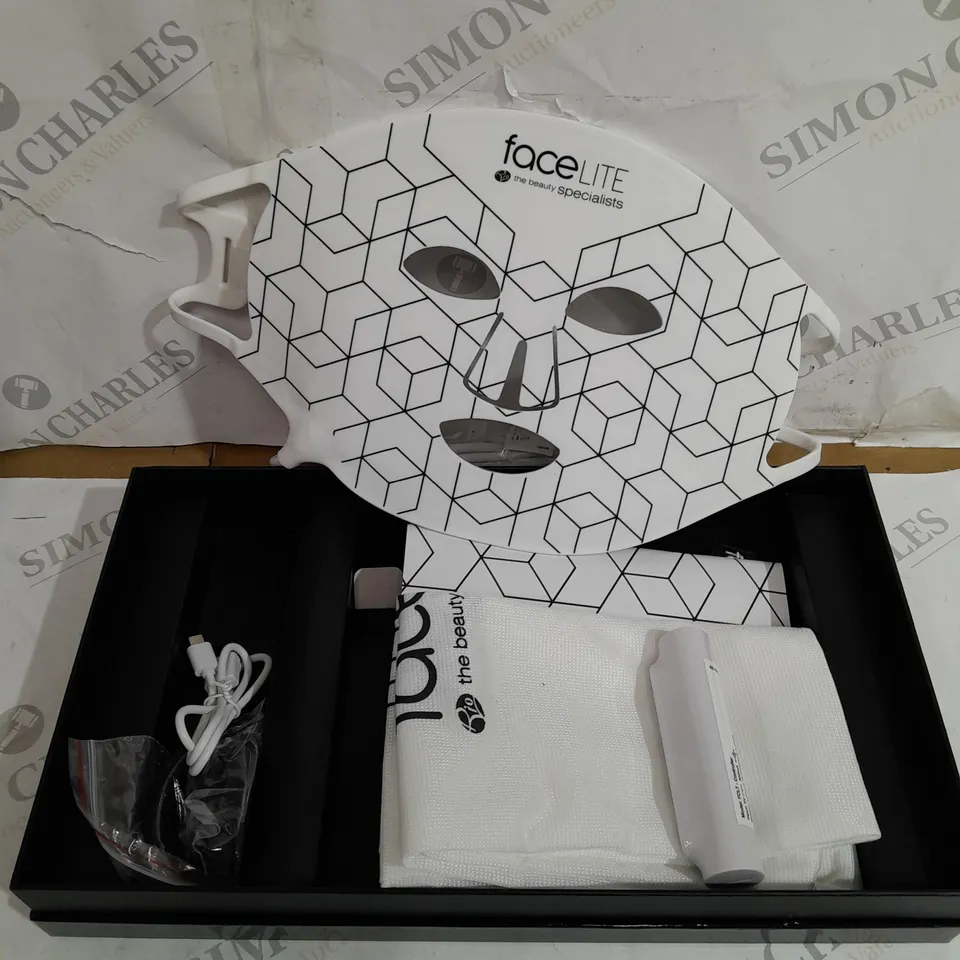 BOXED RIO FACELITE LED ANTI-AGEING FLEXIBLE FACE MASK WITH GOGGLES