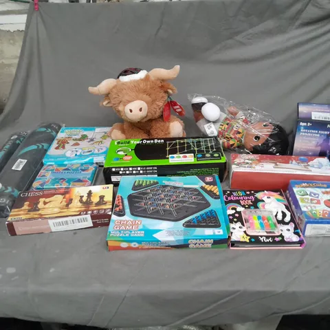 LARGE QUANTITY OF ASSORTED TOYS AND GAMES TO INCLUDE - CHESS, YAK PLUSH, AND BUILD YOUR OWN DEN ETC. 