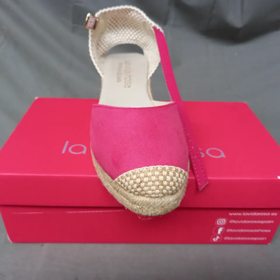 BOXED PAIR OF LA VIDA ROSA SHOES IN PINK EU SIZE 39