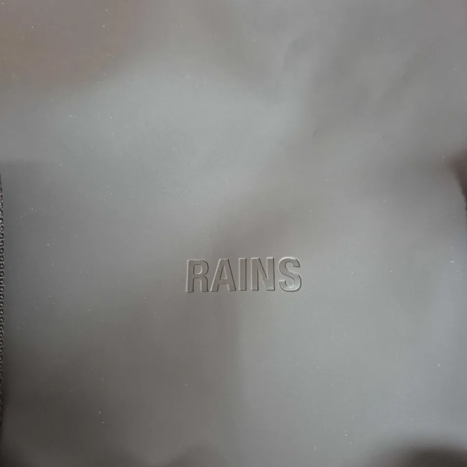 RAINS BLACK WEEKENDER BAG 